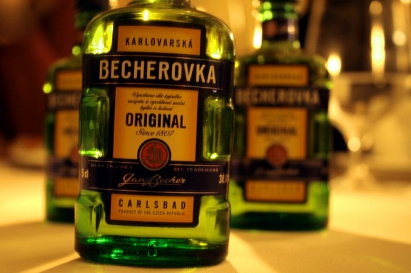 Дизайн бутылки Бехеровки