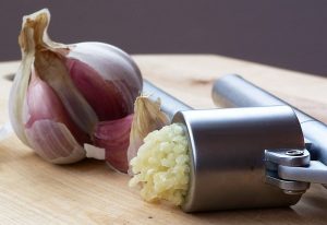 Измельченный чеснок