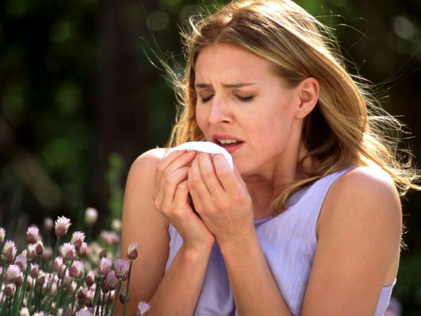 Сезонная аллергия у девушки