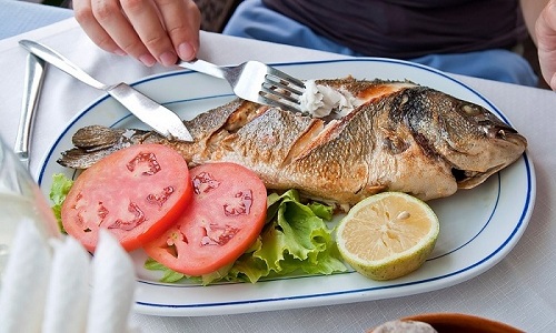 Рыбные продукты питания должны быть сварены или приготовлены на пару