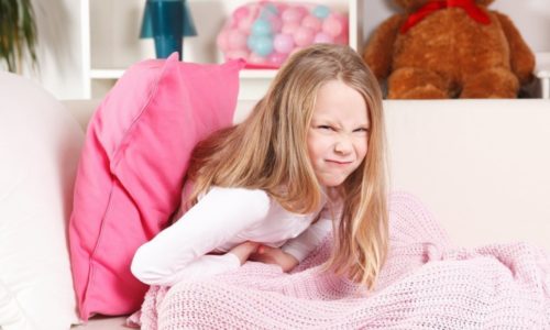 К появлению цистита в детском возрасте могут привести патологии органов выделения