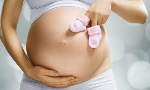 Использование отваров на основе противопоказанных при беременности трав может привести к выкидышу