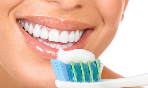 Перед контактом врачи рекомендуют хорошо почистить зубы