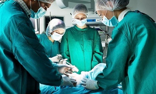 При цистите на фоне мочекаменной болезни требуется операция