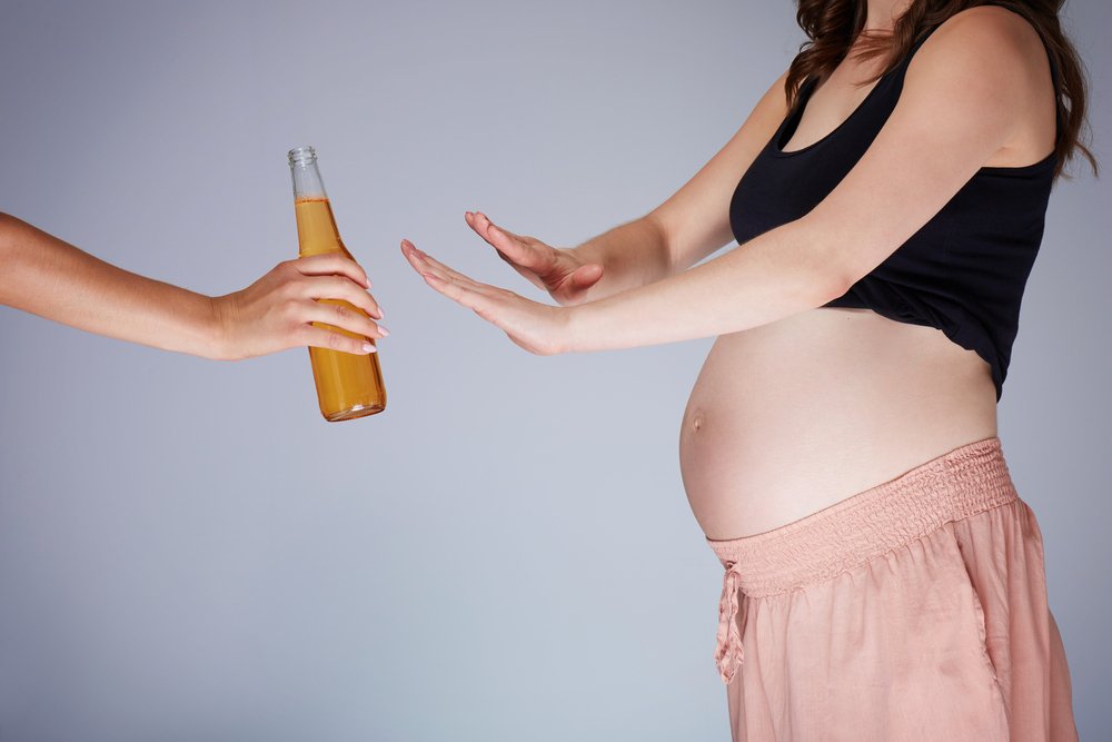 Пить безалкогольное пиво беременным нежелательно
