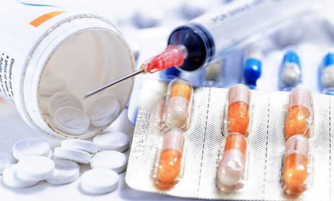 Антибиотики выпускают в различных лекарственных формах: таблетках, капсулах, растворах для инъекций
