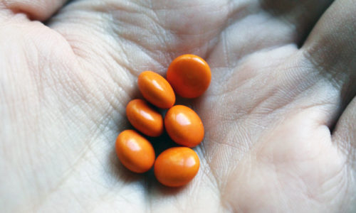Таблетки с клюквой от цистита применяются в качестве вспомогательного и безопасного метода лечения заболевания