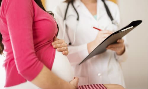 Во время беременности у женщин часто возникают позывы к частому мочеиспусканию, что обусловлено ростом матки