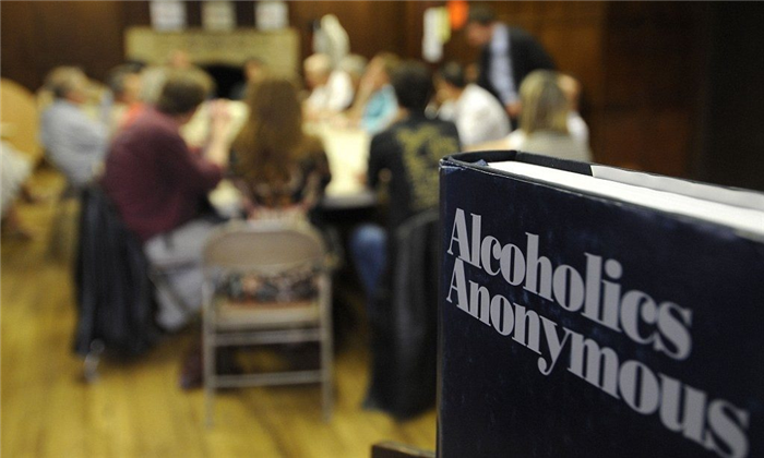Большую книгу» анонимных алкоголиков продали за 2,4 млн долларов