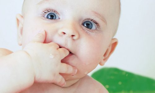 Как лечить молочницу у новорожденных во рту?