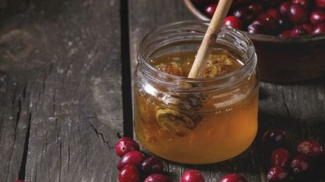 Клюква с медом, метод от недомогания