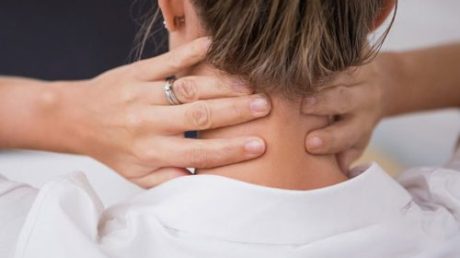 Способы удаления папиллом на шее в домашних условиях